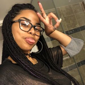 Meet your Posher, Makayla